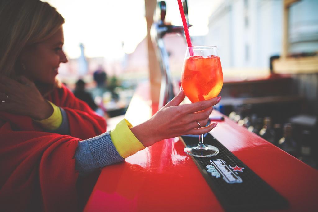 Pura Vida Sky Bar & Hostel Bucharest Luaran gambar