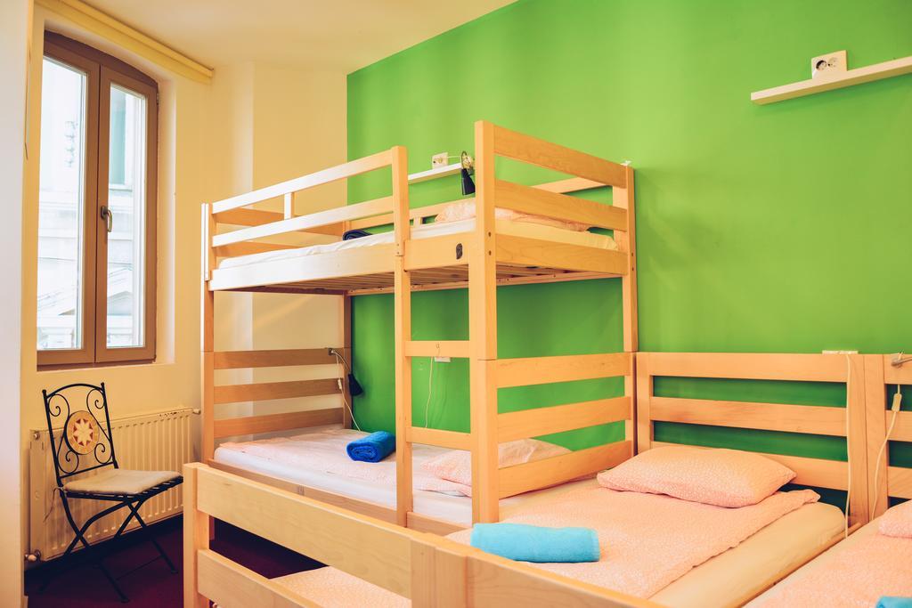 Pura Vida Sky Bar & Hostel Bucharest Luaran gambar