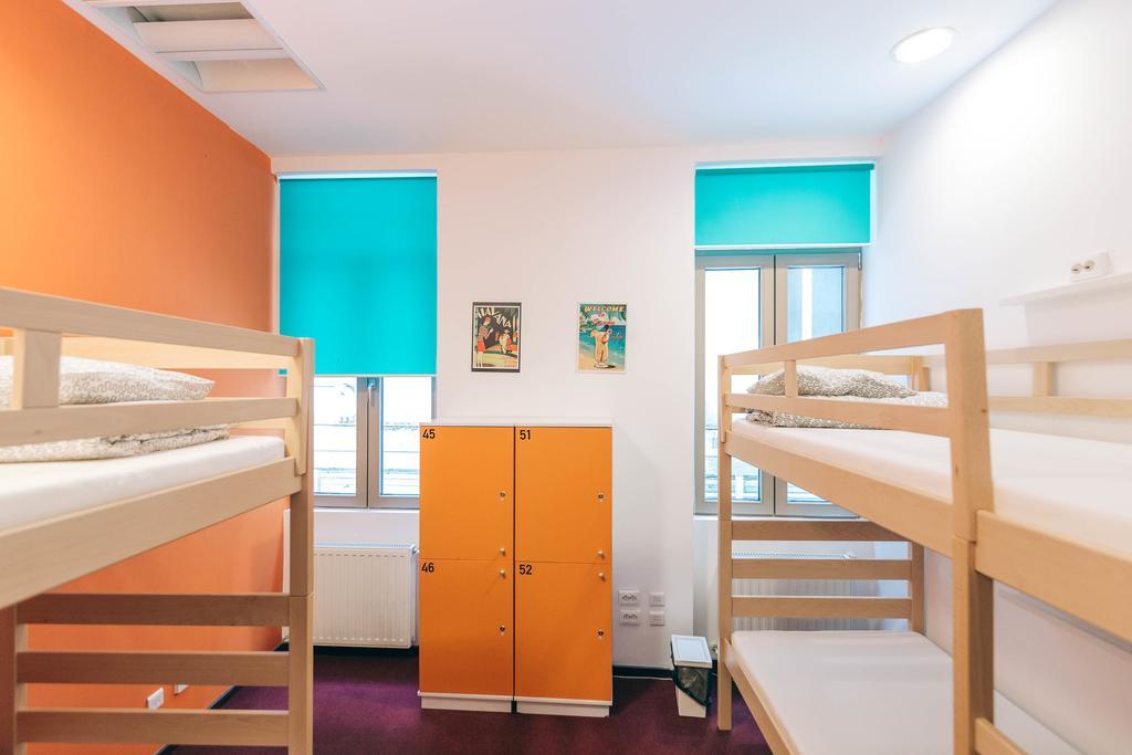 Pura Vida Sky Bar & Hostel Bucharest Luaran gambar