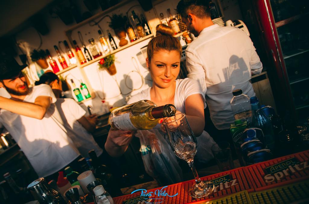 Pura Vida Sky Bar & Hostel Bucharest Luaran gambar